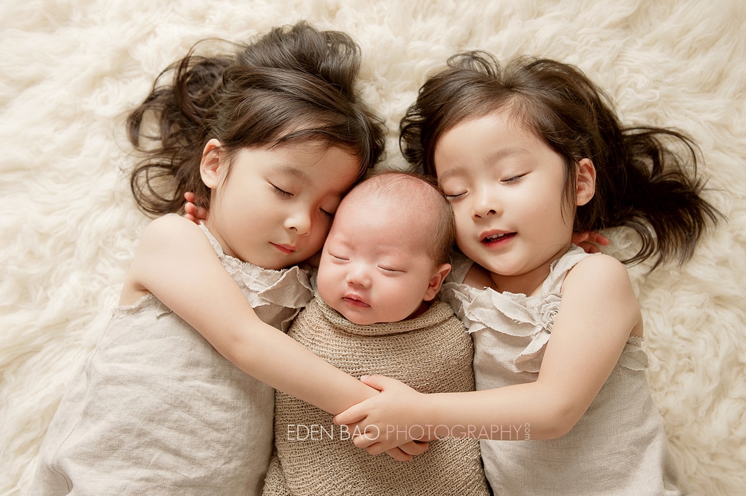 Vancouver BC Newborn Photographer Eden Bao | Twin toddler girls newborn