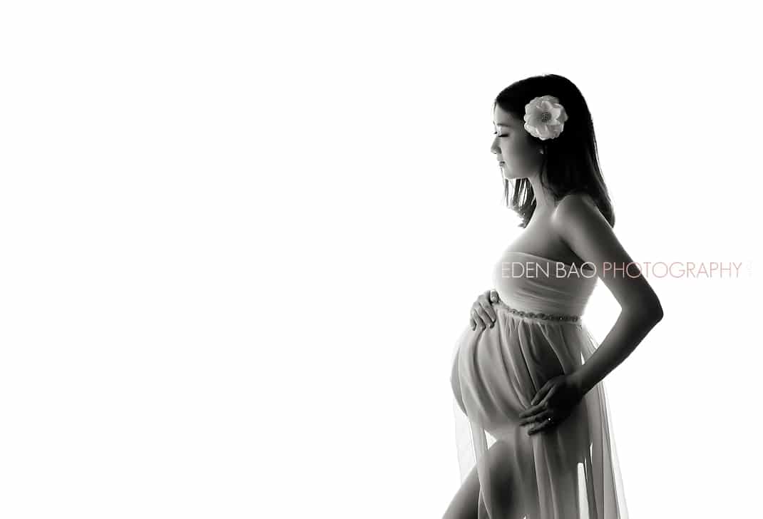 Richmond BC Maternity Photographer Eden Bao |Black and white silhouette