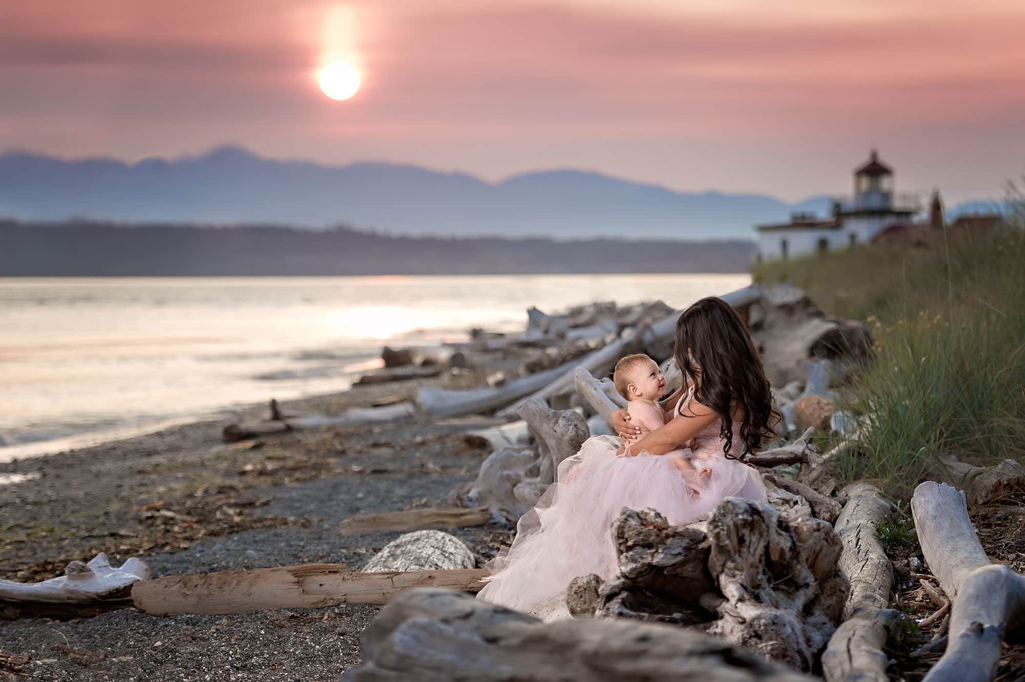 Discovery Park Westpoint Lighthouse Family Photographer