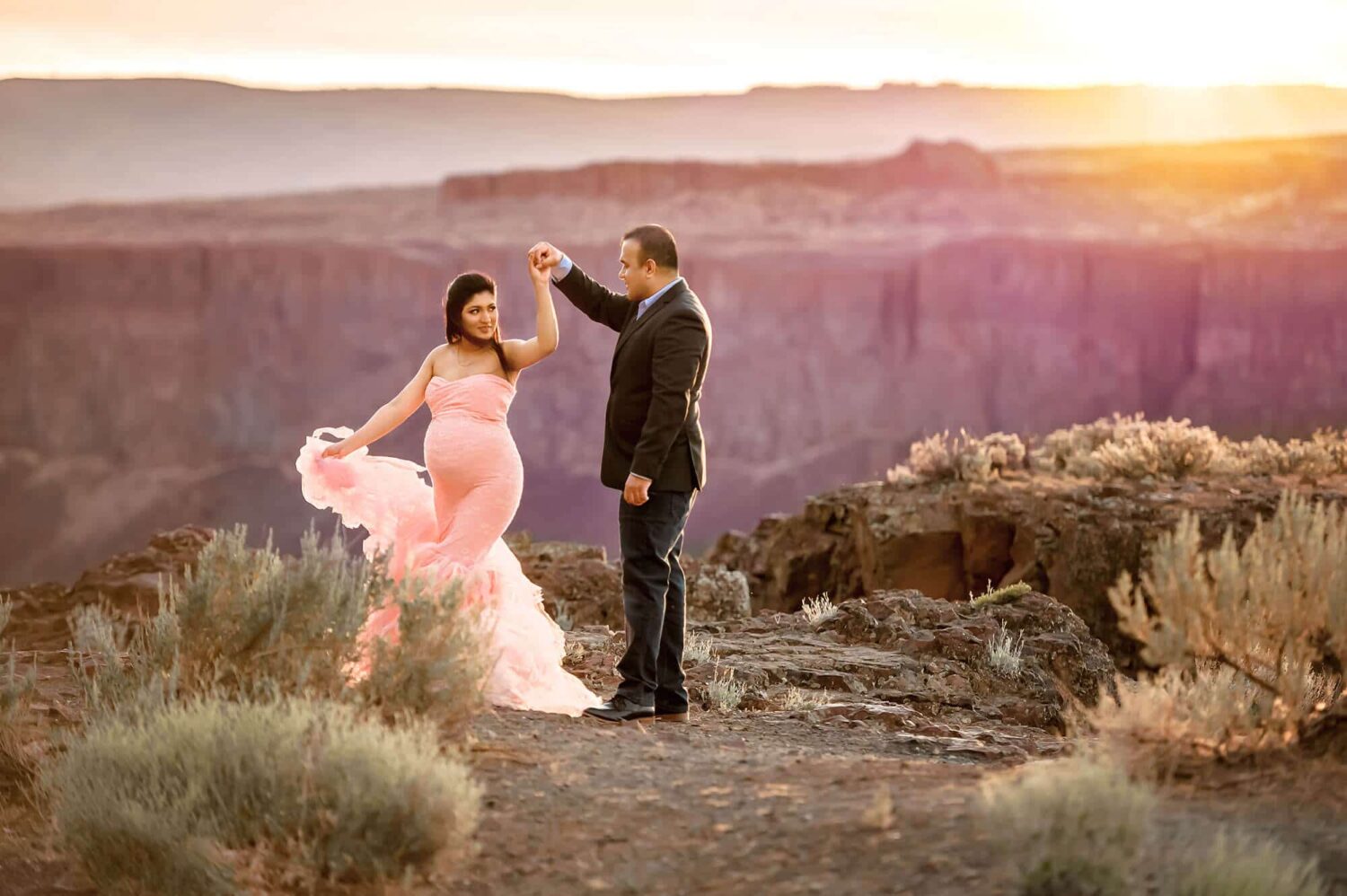 Frenchman Coulee adventure maternity photographer