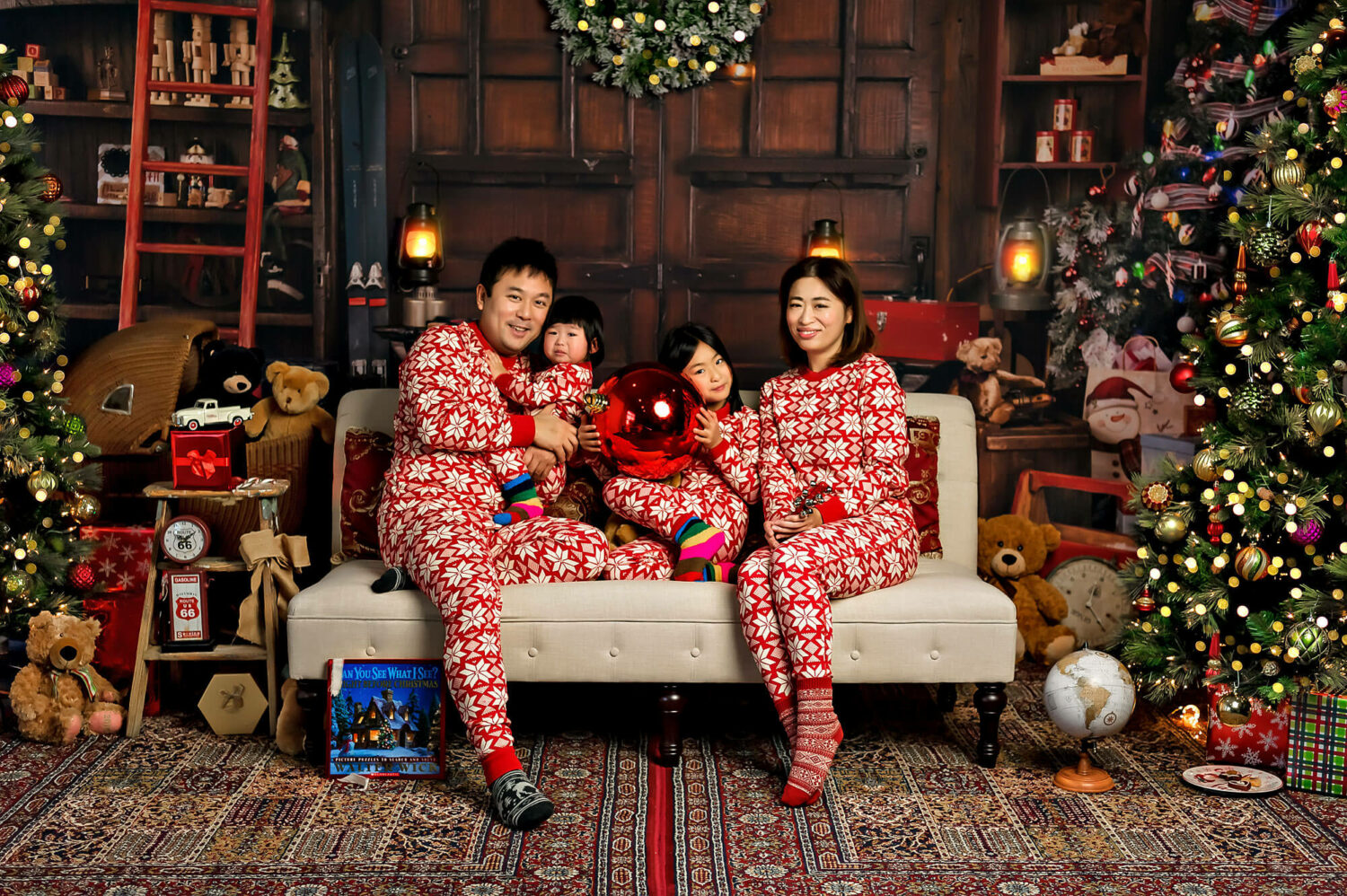 Christmas living room Bellingham Family Photographer